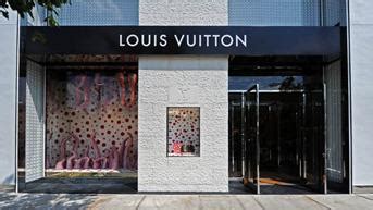 louis vuitton easton town.